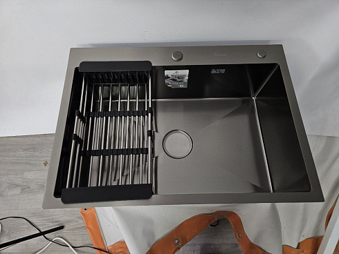 Мойка кухонная из нержавеющей стали темный Сатин Diadonna 70x50 c дозатором ,коландером и сифоном в